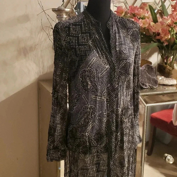 Bcbg Maxazaria silk tunic size XS NWOT - Picture 2 of 7